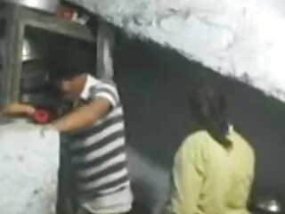 Lusty लड़की ने अपने गुदा कौमार्य को छोड़ दिया सेक्सी हिंदी एचडी मूवी