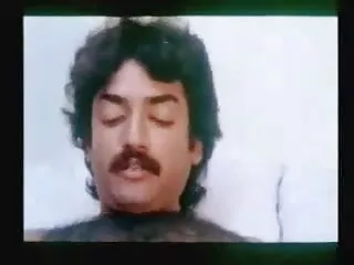 श्यामला उंगलियों में एचडी मूवी सेक्सी गड़बड़ होने से पहले बिस्तर पर