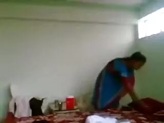 Slutwonder - एक पुरुष ने उसकी एक्स एक्स वीडियो एचडी मूवी गांड पर हाथ फेरा