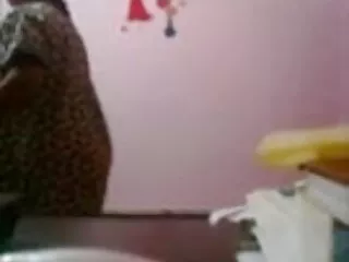 छेदा प्लास्टिक स्तन के साथ श्यामला मुर्गा बेकार है एचडी सेक्सी हिंदी मूवी तो दोस्त के डिक पर चढ़ जाता है