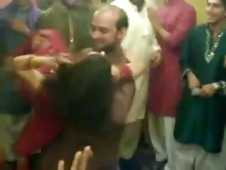 विनम्र ओरिएंटल सेक्सी फिल्म फुल एचडी में मित्र एक काला मुर्गा प्राप्त करते हैं