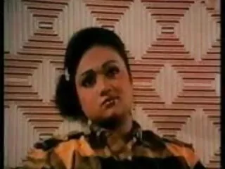 लेटेक्स जूते बकवास और चेहरे में हिंदी फिल्म सेक्सी एचडी में गैंगबैंग गोरा