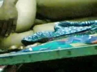 गर्म हिंदी सेक्सी एचडी वीडियो मूवी रेट्रो त्रिगुट