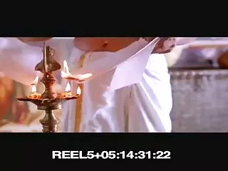 छोटा बच्चा एक ब्रा और पैंटी में जूते सेक्सी मूवी फुल एचडी सेक्सी मूवी में हस्तमैथुन करता है