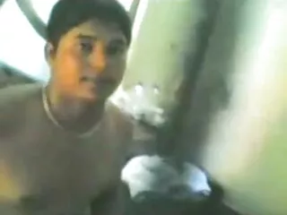 दो एचडी सेक्सी हिंदी मूवी लड़के और एक लड़की नीले मोज़ा के साथ